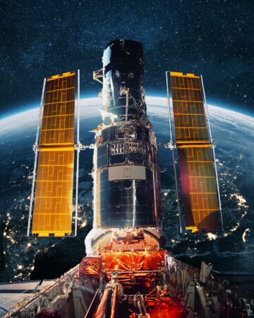 nuestro-congreso-del-espacio The ISS flies near blue night planet Earth. Space mission and space exploration. Communications and technologies in Earth orbit